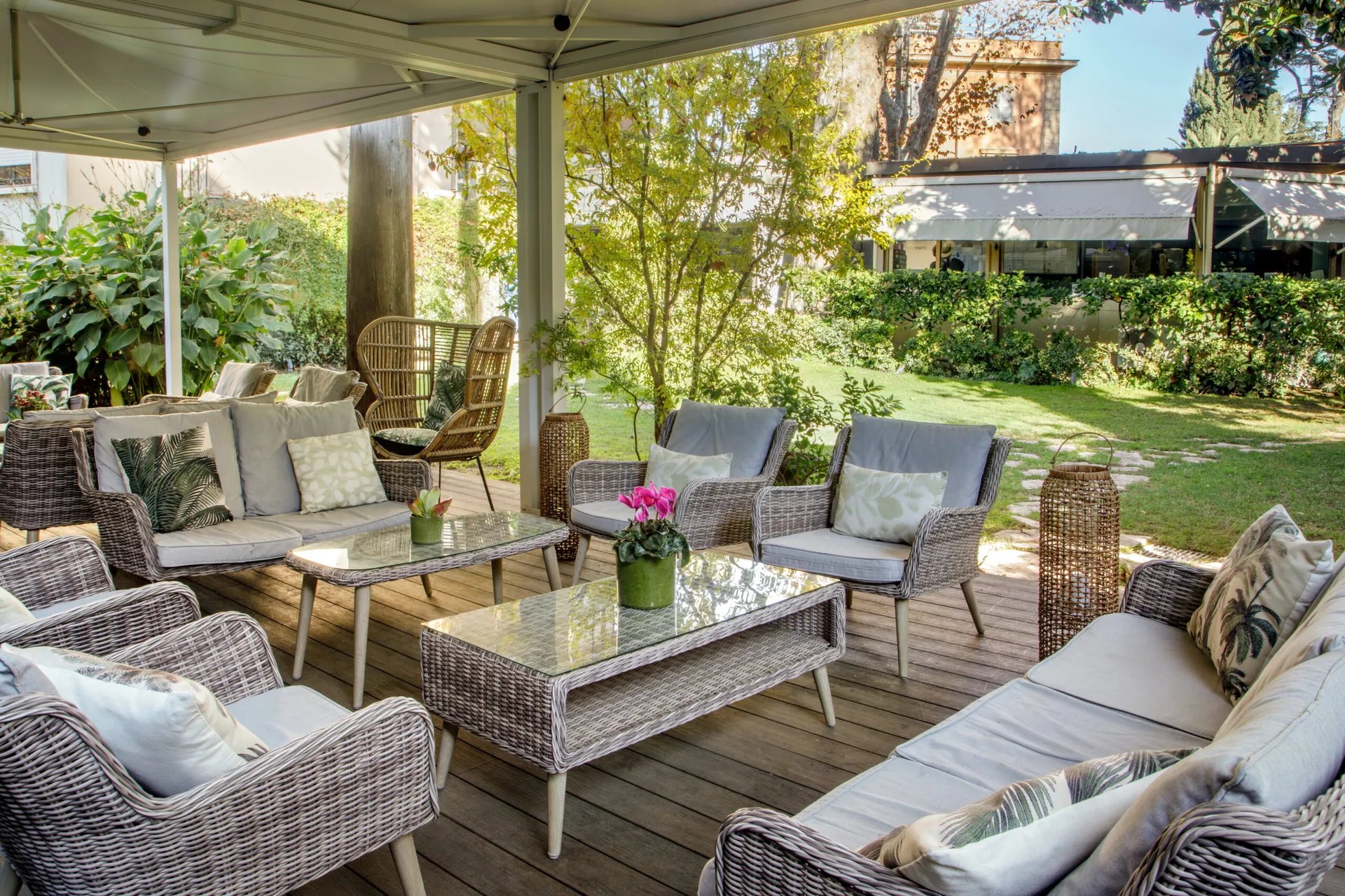 il giardino dell'hotel fenix a roma